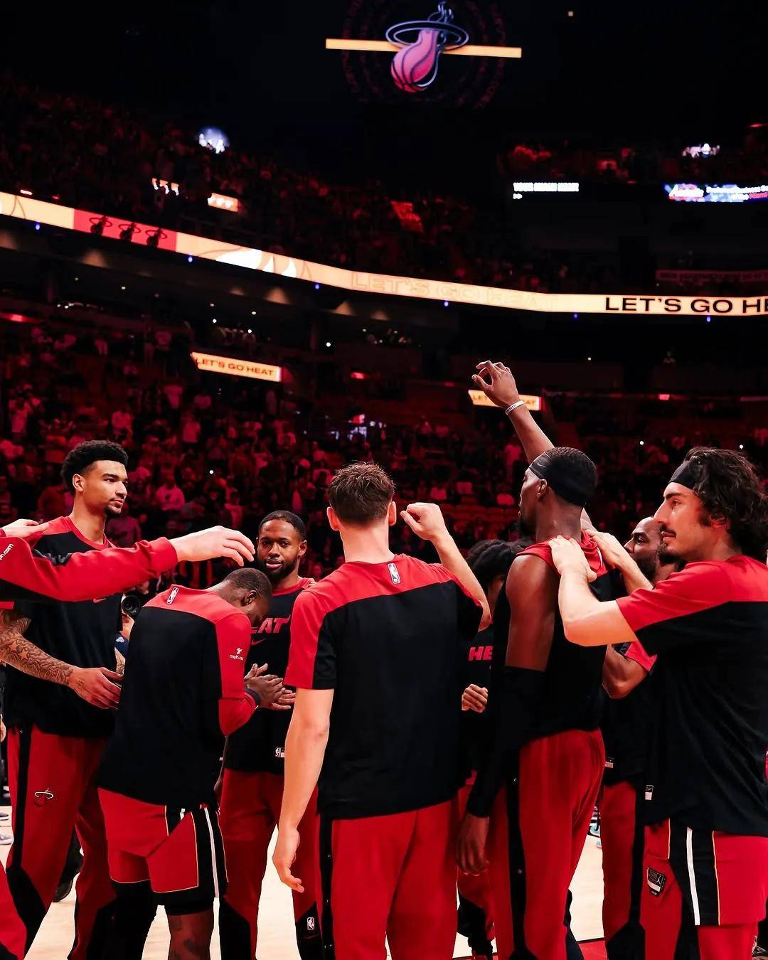 包含巴特勒陷入低谷，刷新队史纪录连败，掀起高潮球队命运悬念！的词条